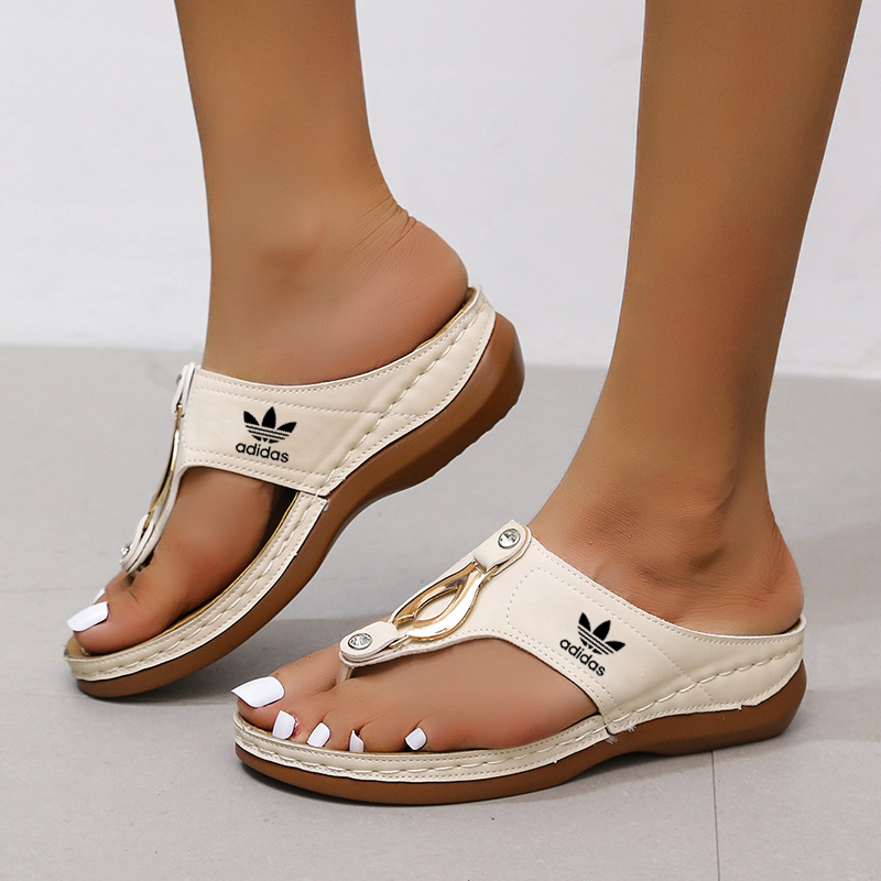 Najhorúcejšie sandále Adidas® roku 2024