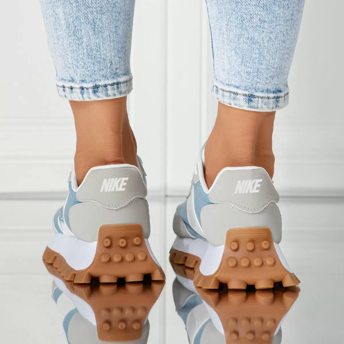 Casual leather shoes for women